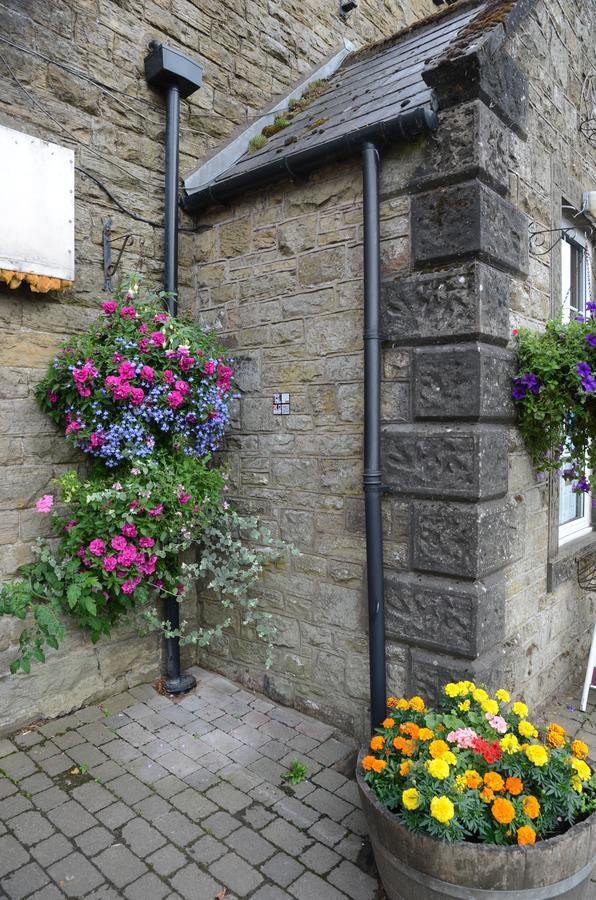 The Belted Will Inn Farlam Exterior foto